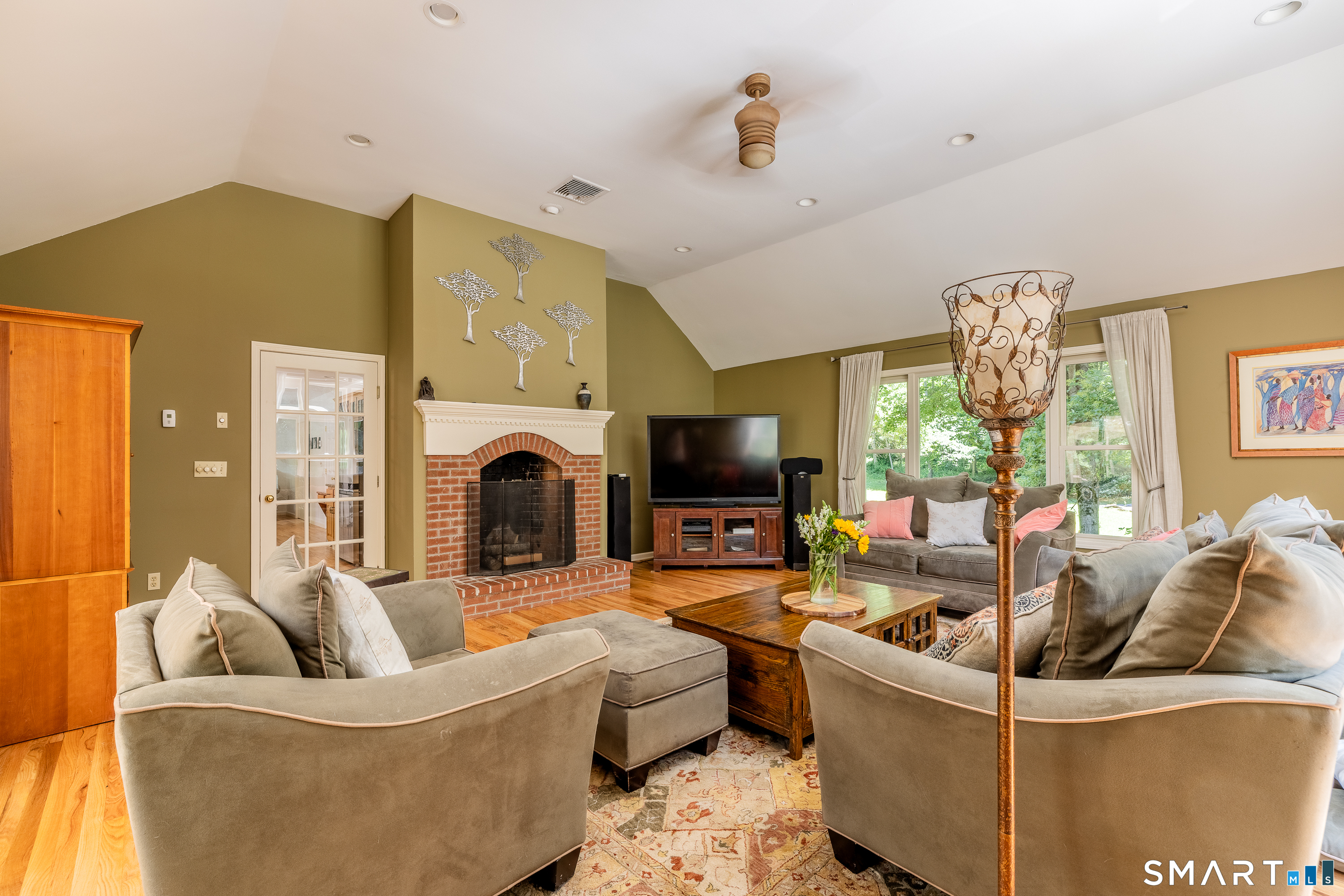 17 Sweet Meadow Road Newtown, CT 06470 - Photo 12 of 40
