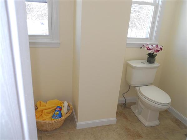 353 Howe Street Methuen, MA 01844 - Photo 14 of 21 Gallery Image 14