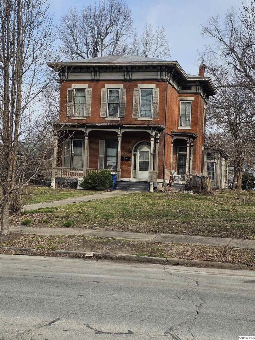 1303 State Street Quincy, IL 62301 - Photo 1 of 5