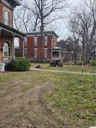 $19,000 | 1303 State Street, Quincy, IL 62301