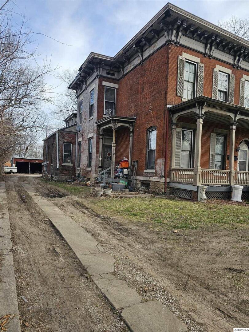 1303 State Street Quincy, IL 62301 - Photo 3 of 5