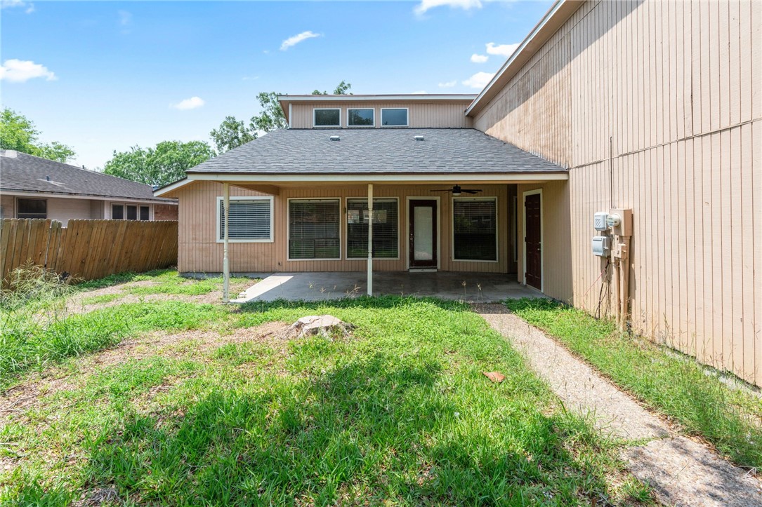 7209 Candy Ridge Road Corpus Christi, TX 78413 - Photo 23 of 24 front view of a house with a yard