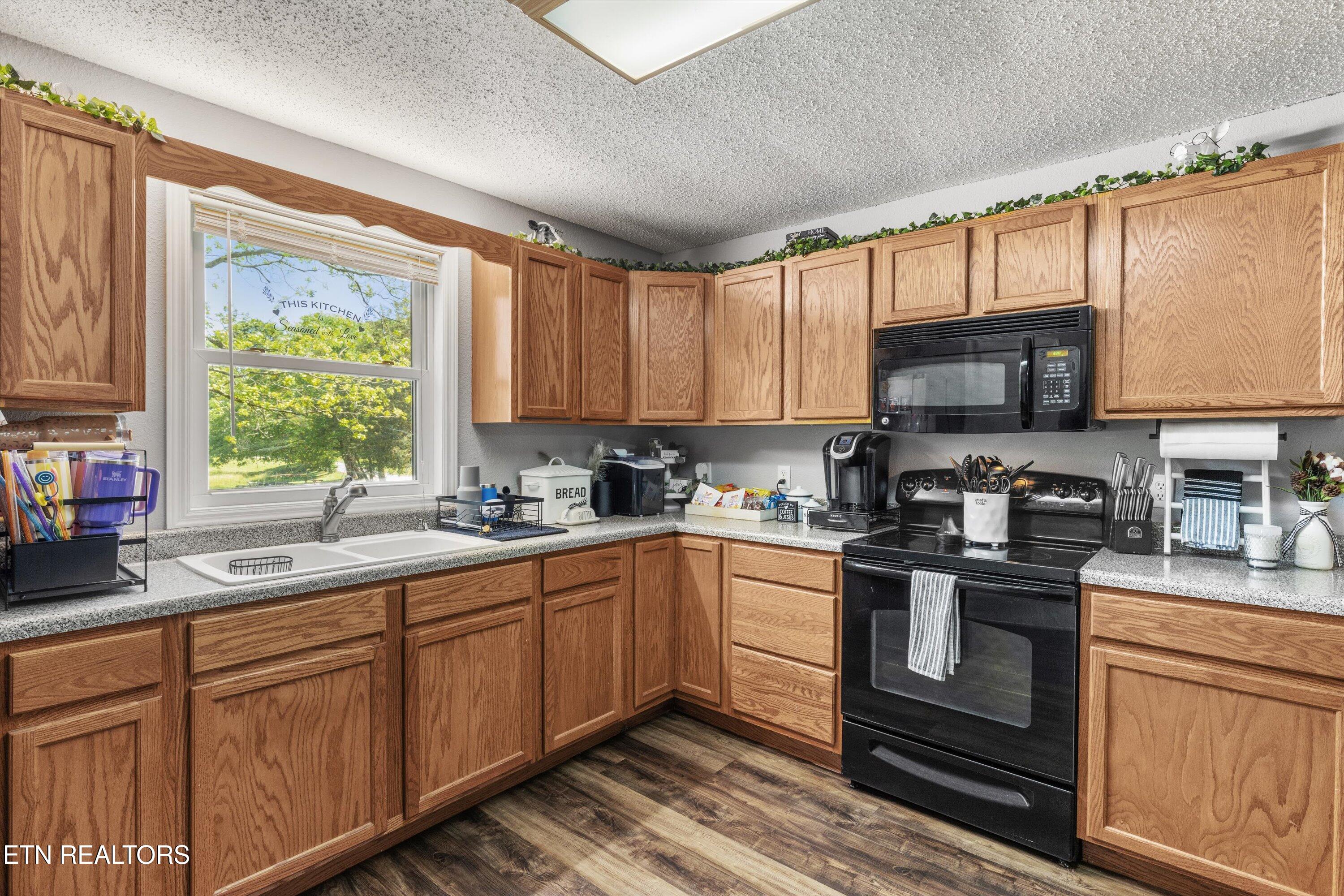 823 Reed Drive Powell, TN 37849 - Photo 16 of 50 16-823 Reed Dr-09