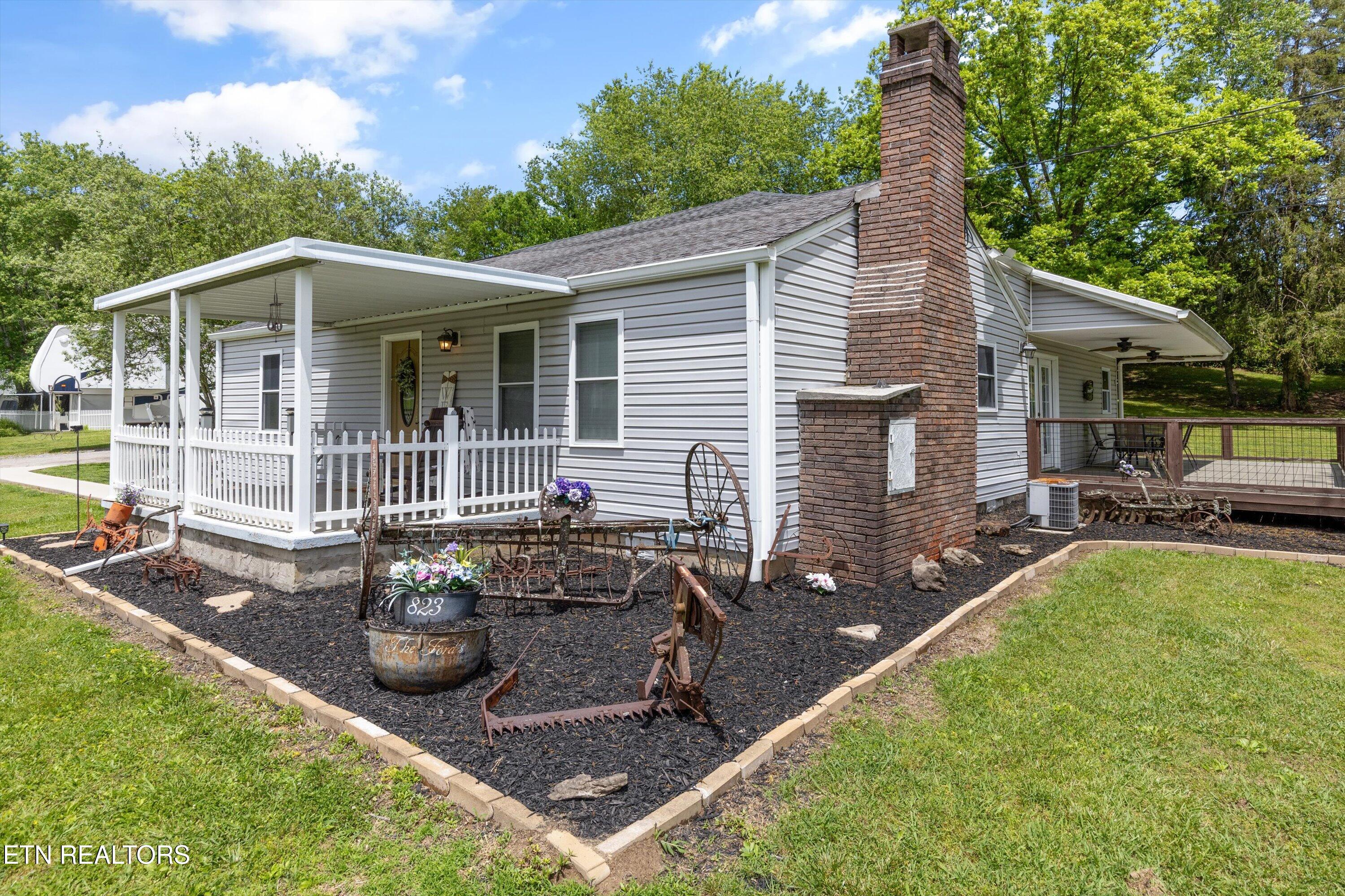 823 Reed Drive Powell, TN 37849 - Photo 3 of 50 02-823 Reed Dr-34