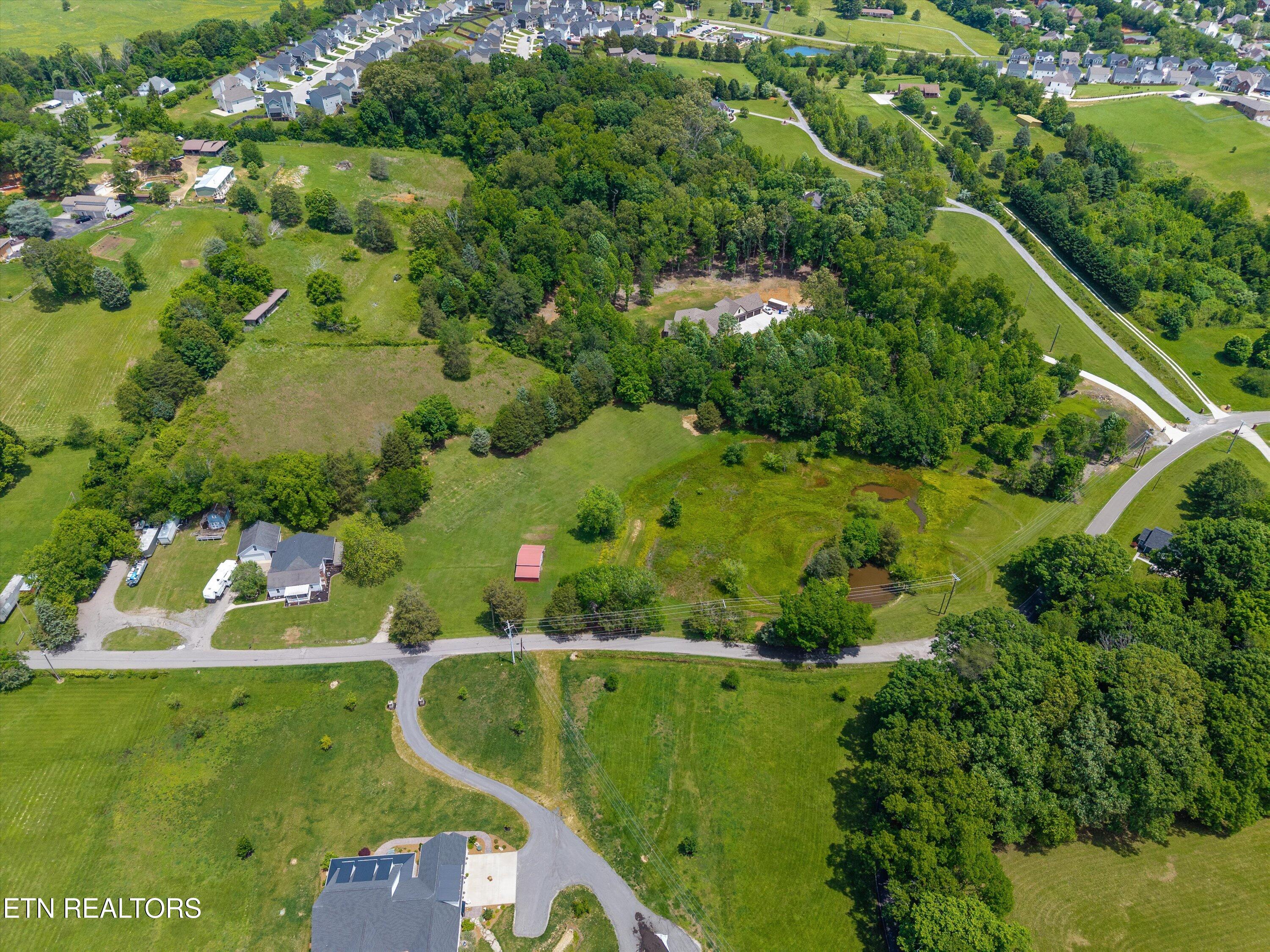 823 Reed Drive Powell, TN 37849 - Photo 45 of 50 45-823 Reed Dr-42