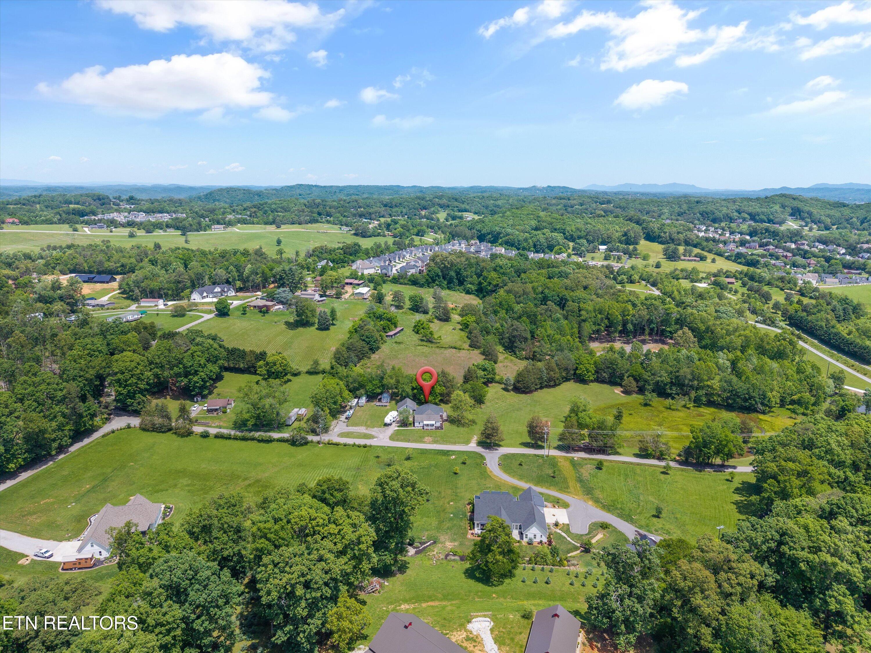 823 Reed Drive Powell, TN 37849 - Photo 47 of 50 47-823 Reed Dr-41