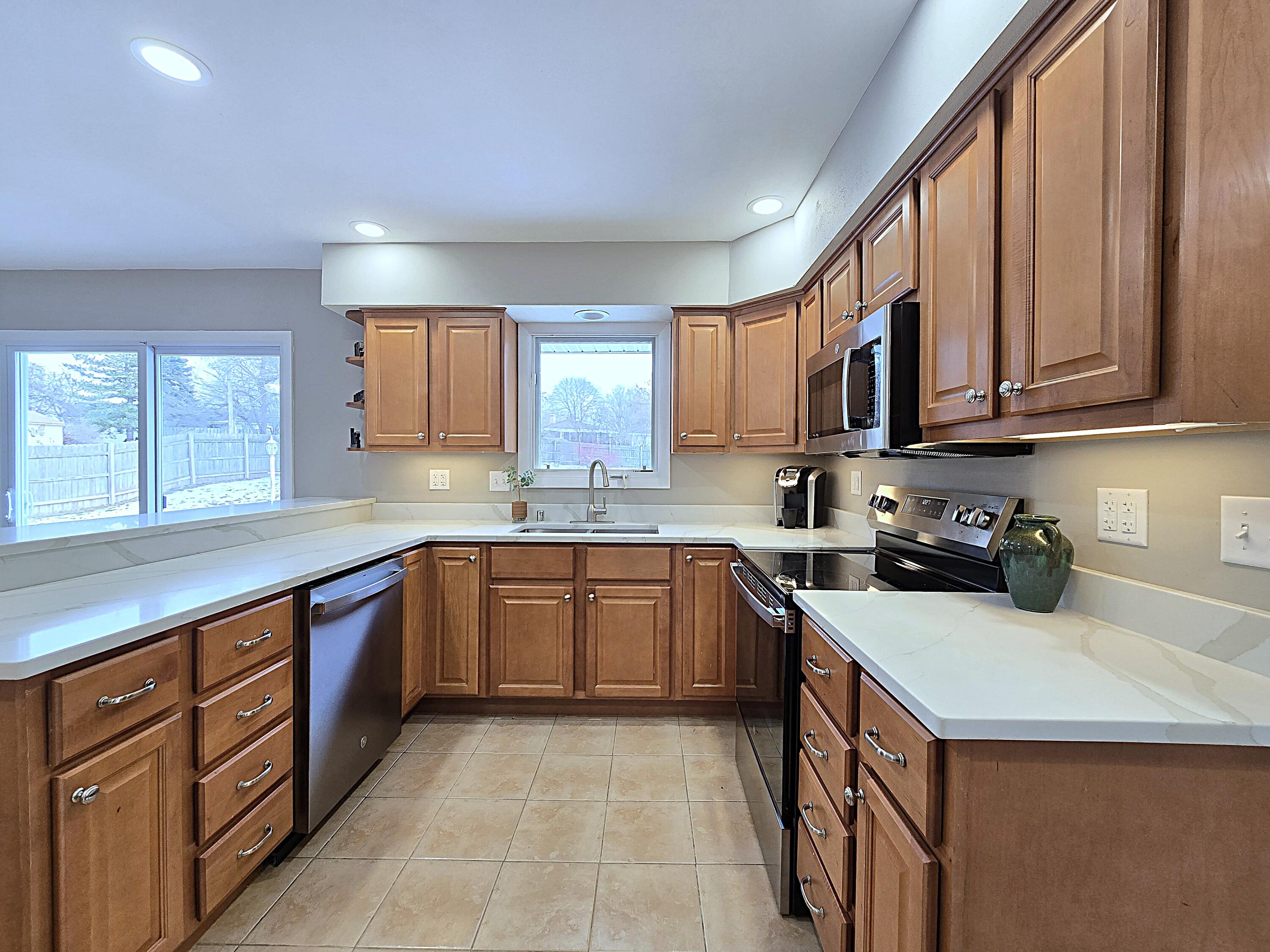 7448 North 90th Street Milwaukee, WI 53224 - Photo 4 of 55 Kitchen