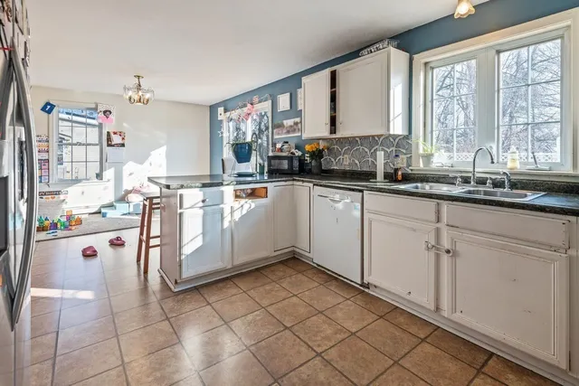 $400,000 | 124 11th Street, Leominster, MA 01453