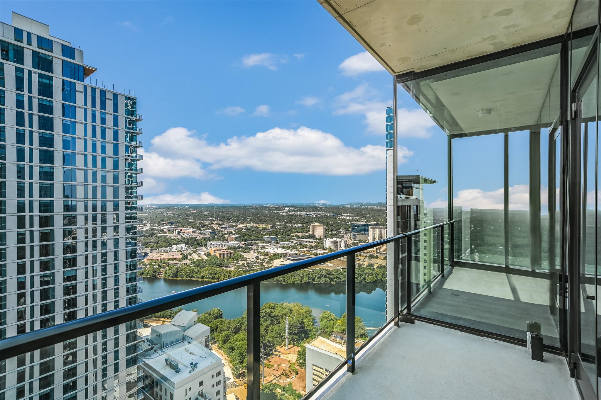 610 Davis Street, Unit 3801 Austin, TX 78701 - Photo 29 of 40 a view of balcony with city view