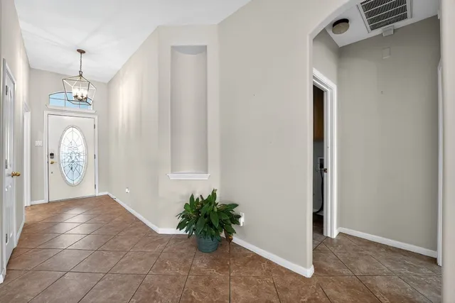 a view of entryway with livingroom