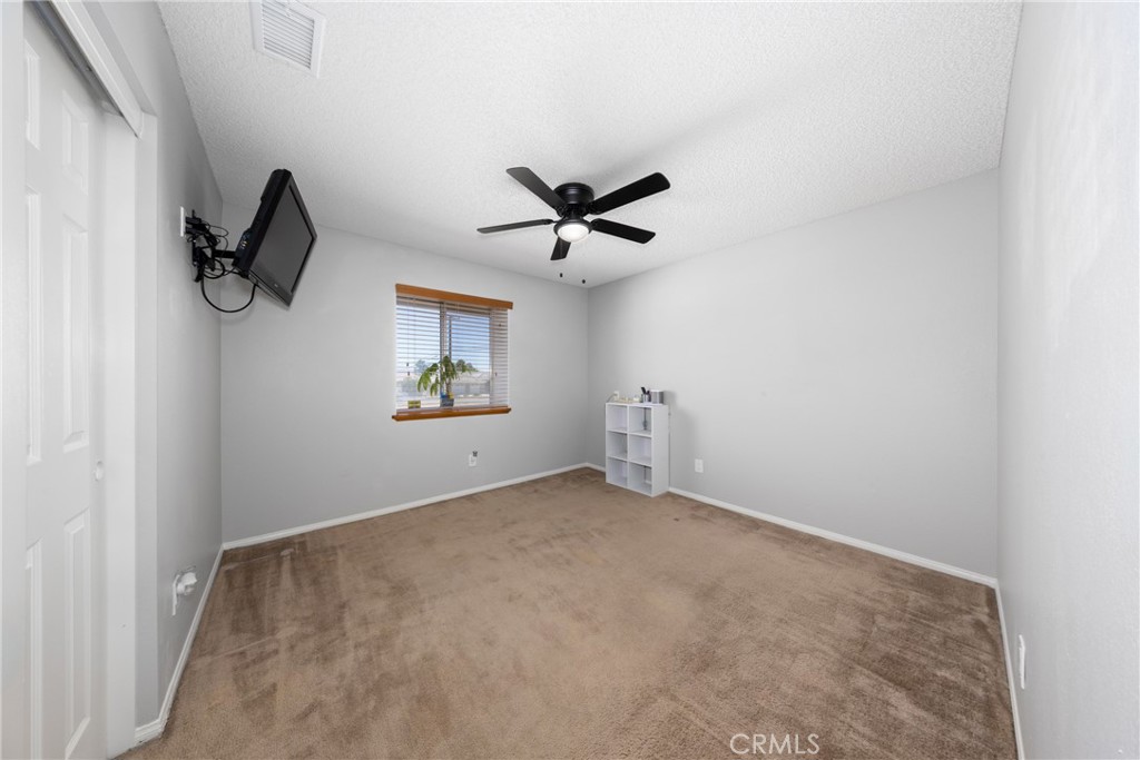 19388 Corwin Road Apple Valley, CA 92307 - Photo 27 of 36 Secondary bedroom two