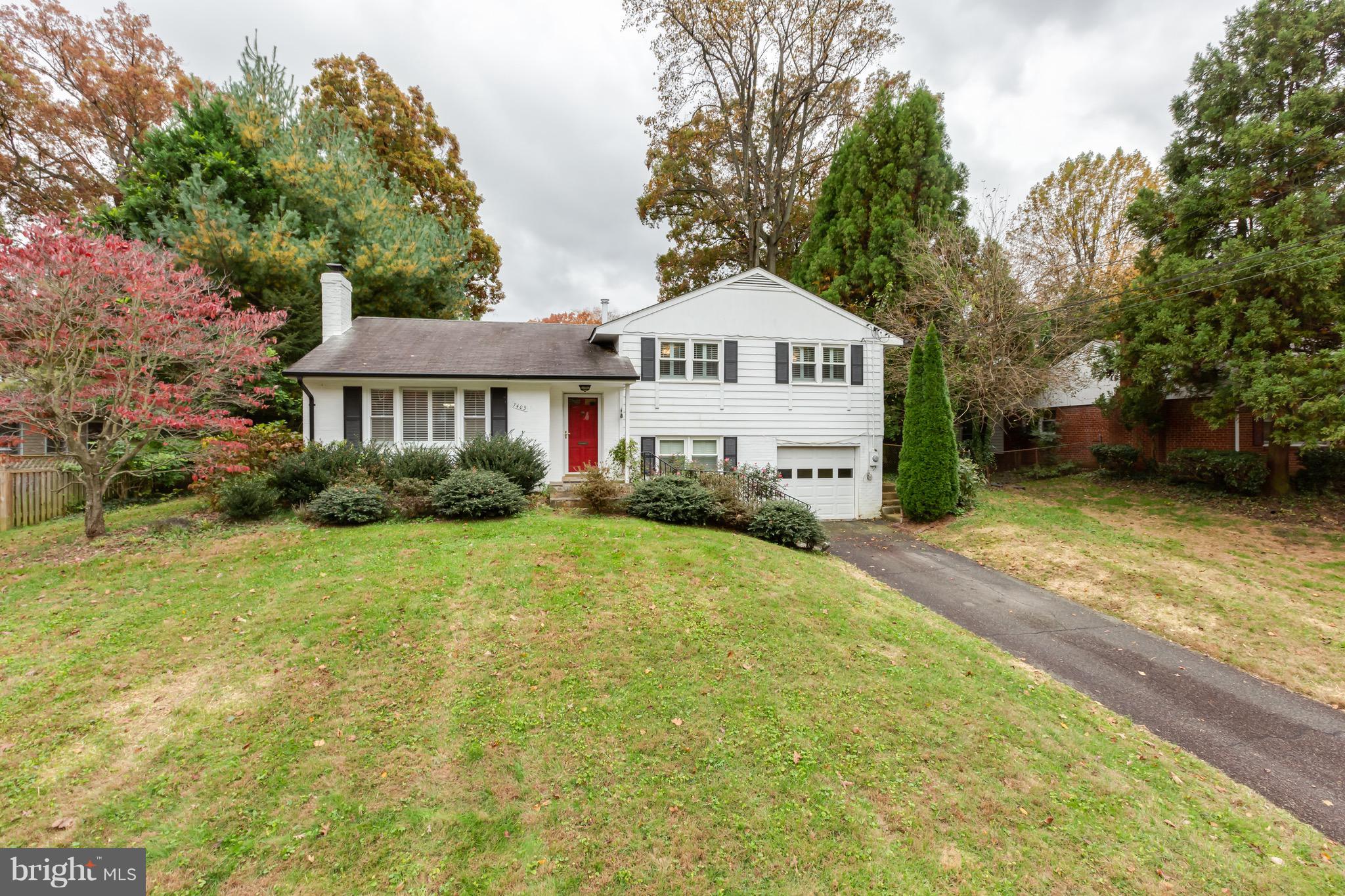 7403 Jervis Street Springfield, VA 22151 - Photo 1 of 27 Exterior (Front)