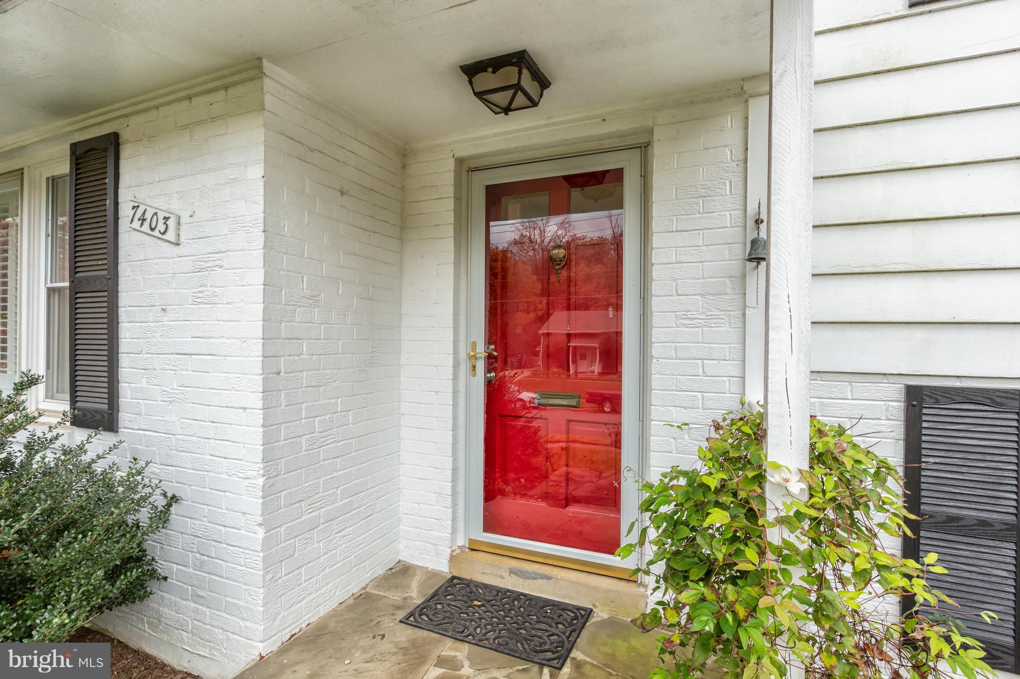 7403 Jervis Street Springfield, VA 22151 - Photo 2 of 27 Beautiful Entry
