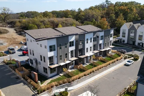 $329,900 | 252 Arrowhead Drive, Nashville, TN 37216