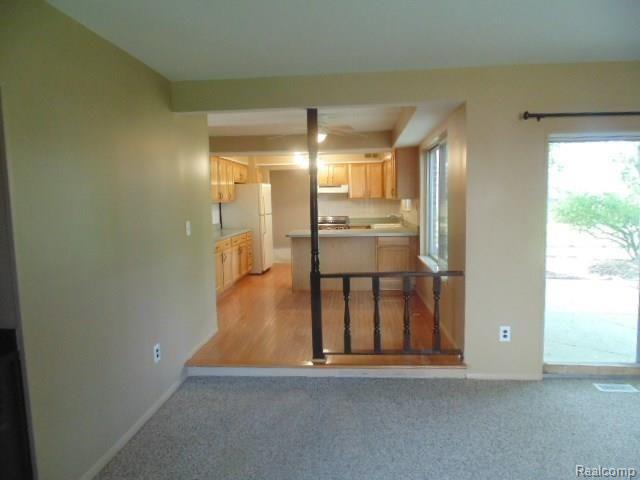 2866 Sandhurst Rochester Hills, MI 48307 - Photo 16 of 28