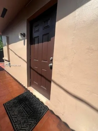 $900 | 423 East 17th Street, Unit 3, Hialeah, FL 33010
