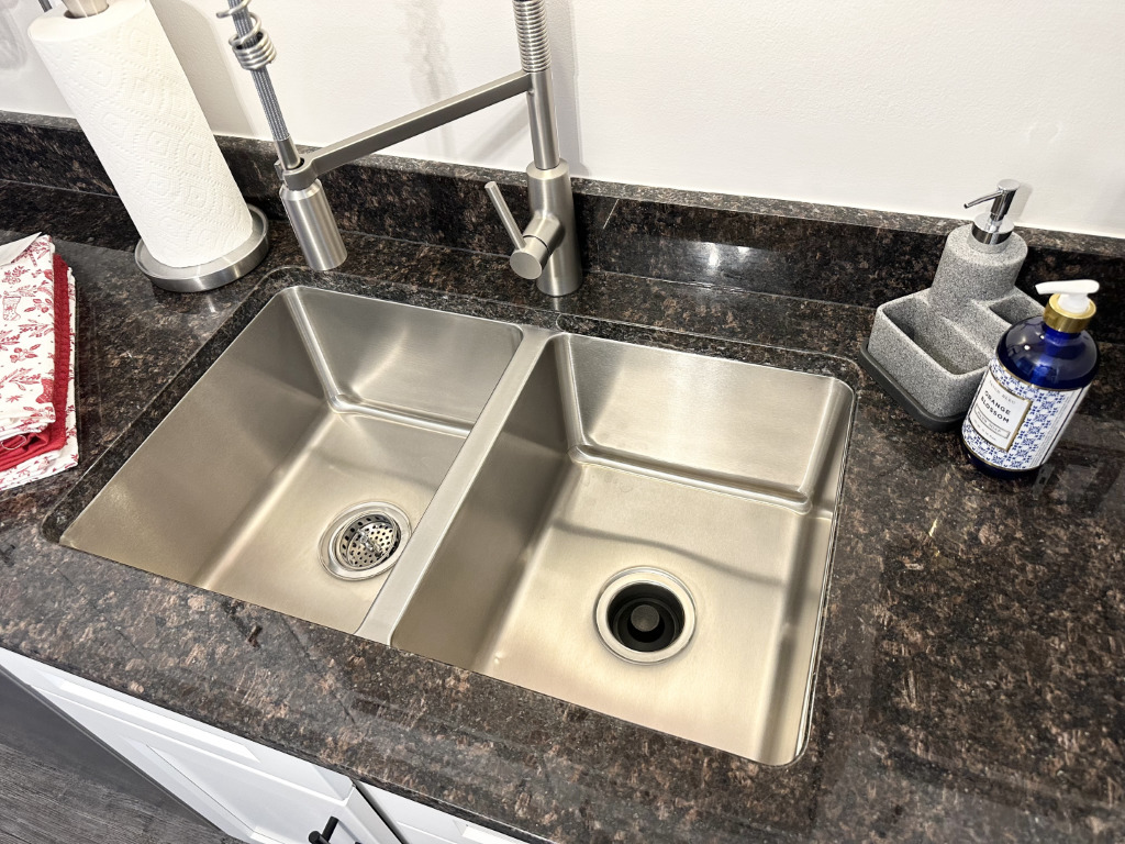 1514 Northfield Meadows Boulevard, Unit 2 Bourbonnais, IL 60914 - Photo 11 of 30 a utility room with dryer and washer