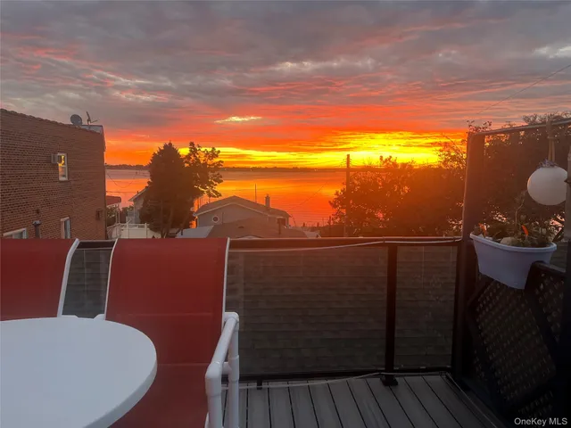 a house view with a outdoor space