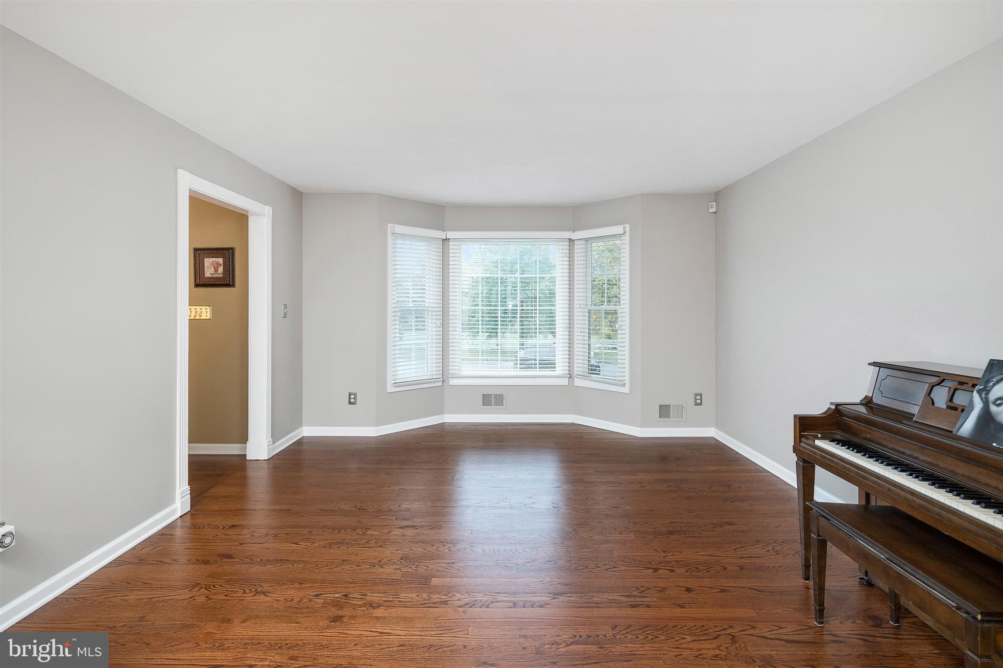 22 John Reading Road Flemington, NJ 08822 - Photo 6 of 38 Gallery Image 6