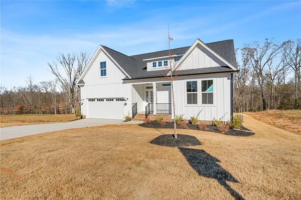 $639,900 | 1815 Cross Creek Drive, Seneca, SC 29678
