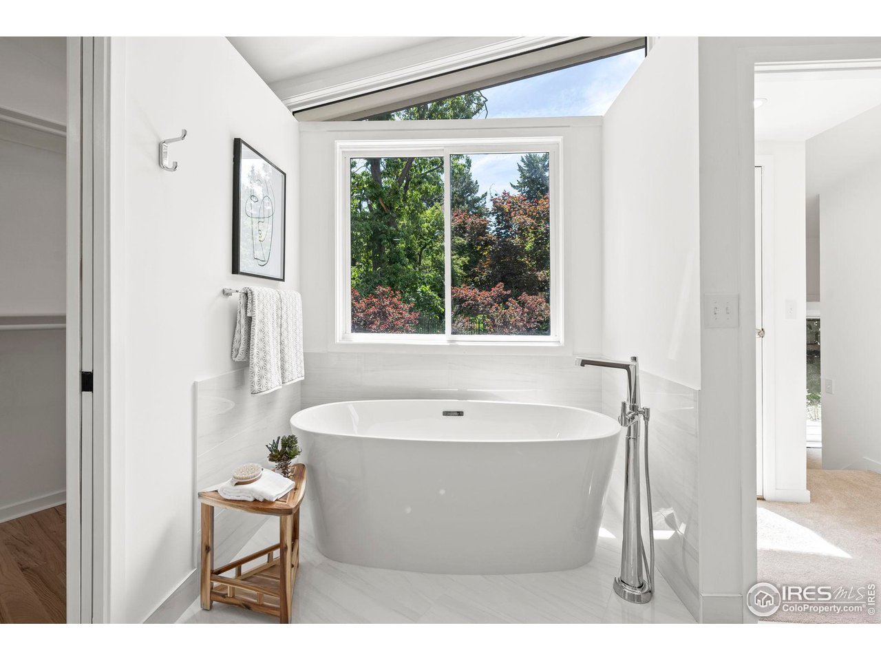 710 Willowbrook Road Boulder, CO 80302 - Photo 21 of 32 a view of a bathtub in a bathroom