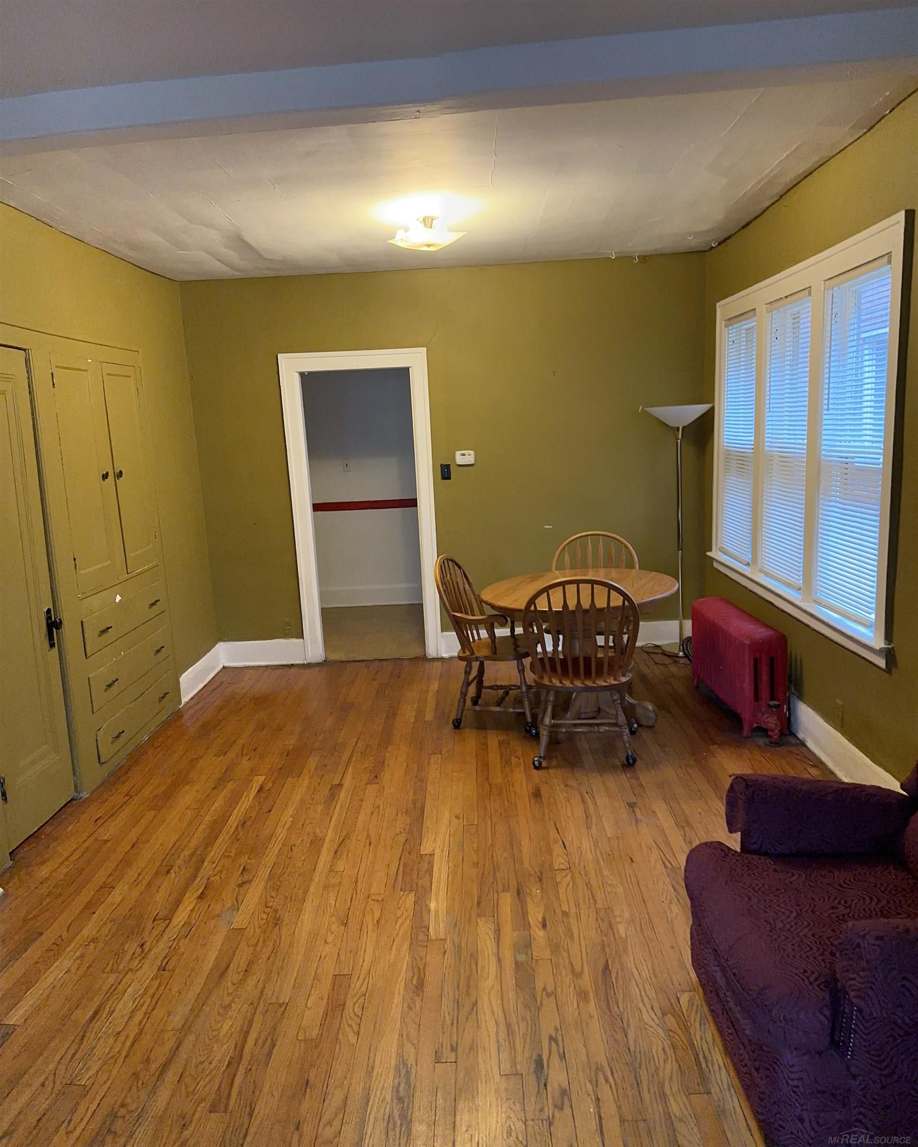 868 Nottingham Road, Unit 1 Grosse Pointe, MI 48230 - Photo 3 of 10