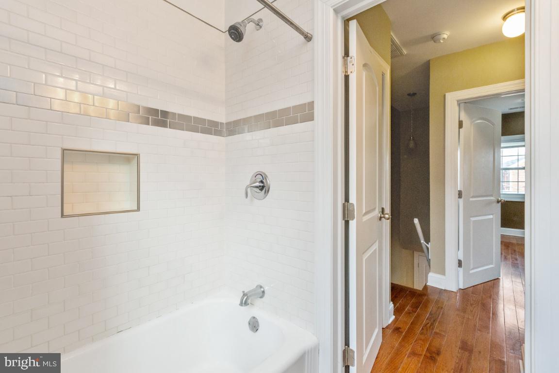 1348 Rittenhouse Street Northwest Washington, DC 20011 - Photo 16 of 27 Full bath on upper level