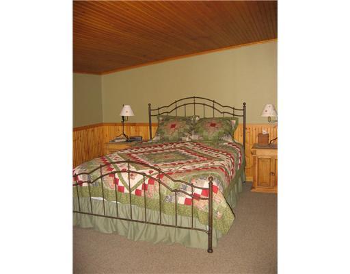 133 Hunt Road Sewickley Hills, PA 15143 - Photo 6 of 16 Master Bedroom.