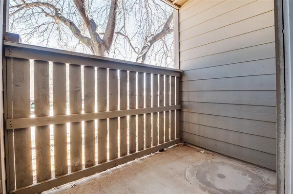 $159,000 | 2101 Count Fleet Drive, Unit 502, Arlington, TX 76011