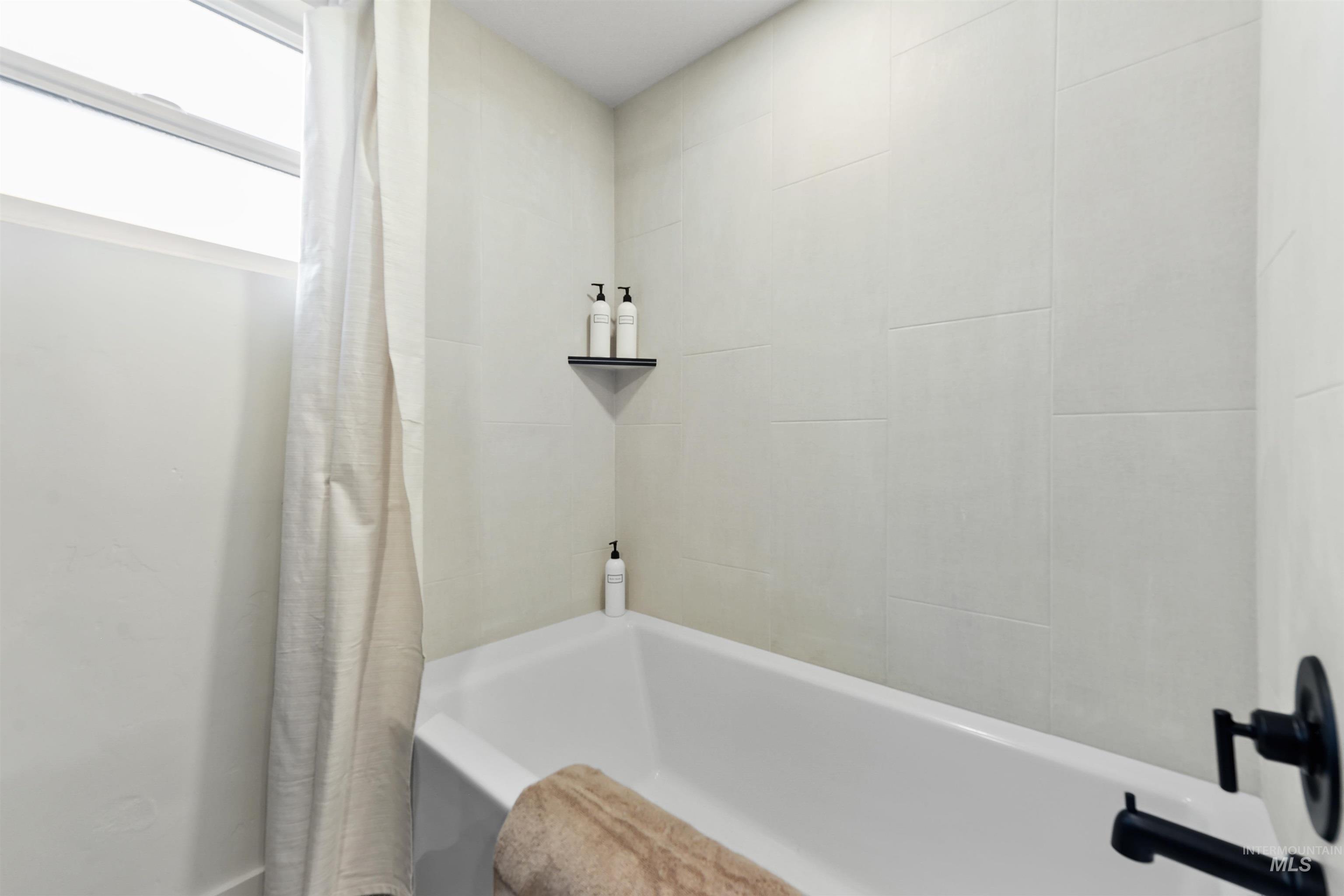 116 Raven Loop Cascade, ID 83611 - Photo 12 of 15