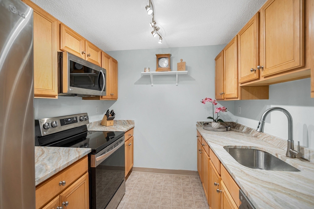 200 Market Street, Unit 3211 Lowell, MA 01852 - Photo 4 of 23