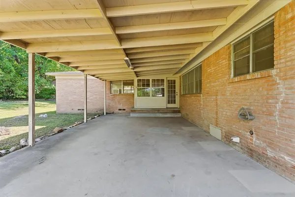 $198,000 | 2800 Tanglewood Drive, Tyler, TX 75701