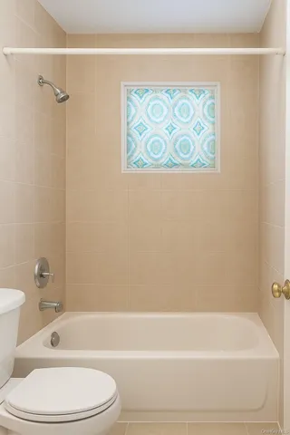 $320,000 | 656 Post Avenue, Bellport, NY 11713