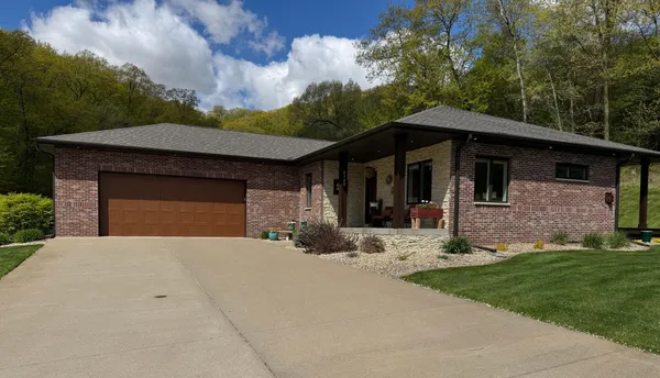 $625,000 | 2760 Oakhurst Drive, Lake City, MN 55041