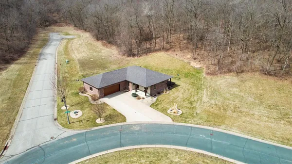 $637,500 | 2760 Oakhurst Drive, Lake City, MN 55041