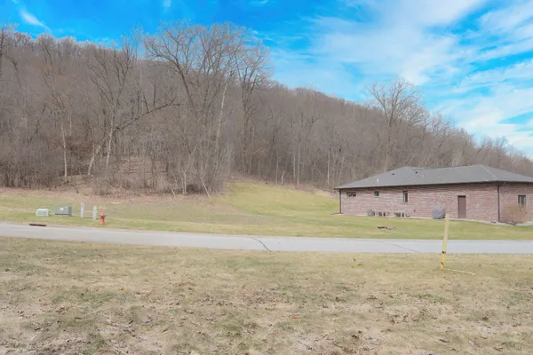 $637,500 | 2760 Oakhurst Drive, Lake City, MN 55041