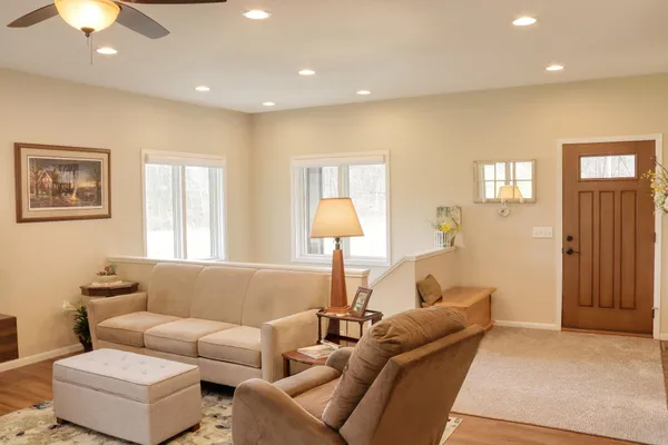 $637,500 | 2760 Oakhurst Drive, Lake City, MN 55041