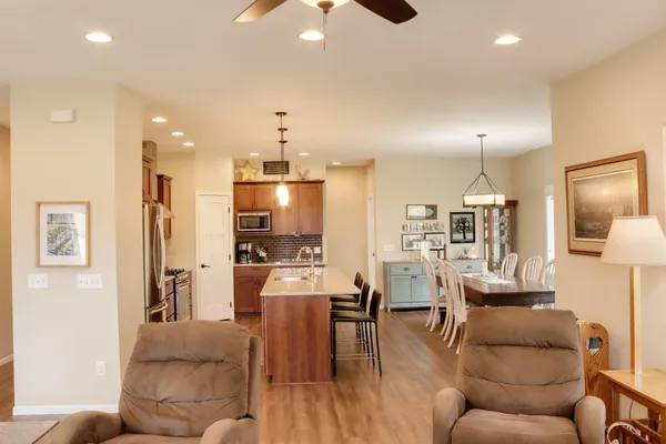 $637,500 | 2760 Oakhurst Drive, Lake City, MN 55041
