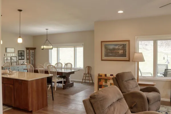 $637,500 | 2760 Oakhurst Drive, Lake City, MN 55041