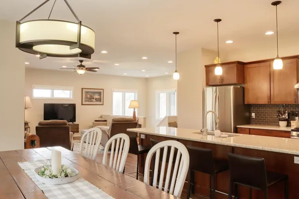 $637,500 | 2760 Oakhurst Drive, Lake City, MN 55041