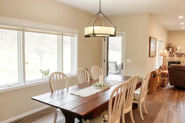 $637,500 | 2760 Oakhurst Drive, Lake City, MN 55041