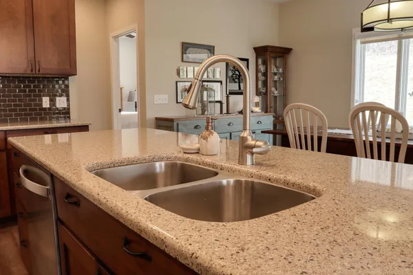 $637,500 | 2760 Oakhurst Drive, Lake City, MN 55041