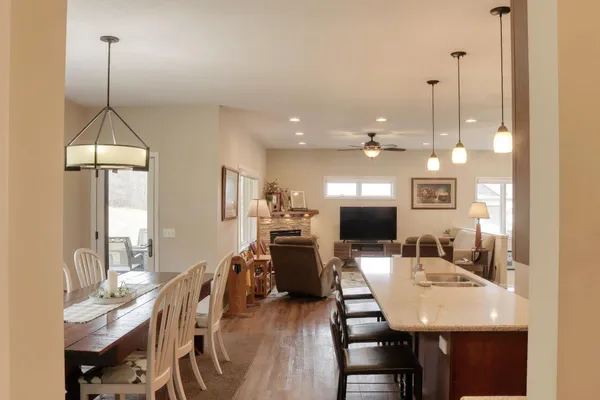 $637,500 | 2760 Oakhurst Drive, Lake City, MN 55041