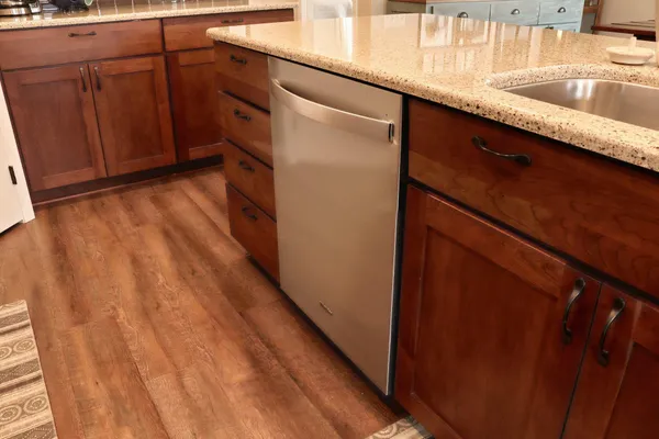 $637,500 | 2760 Oakhurst Drive, Lake City, MN 55041