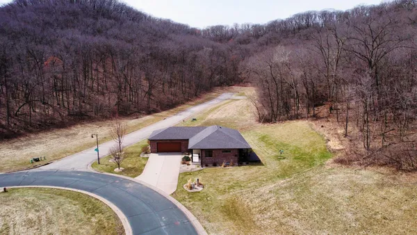 $637,500 | 2760 Oakhurst Drive, Lake City, MN 55041