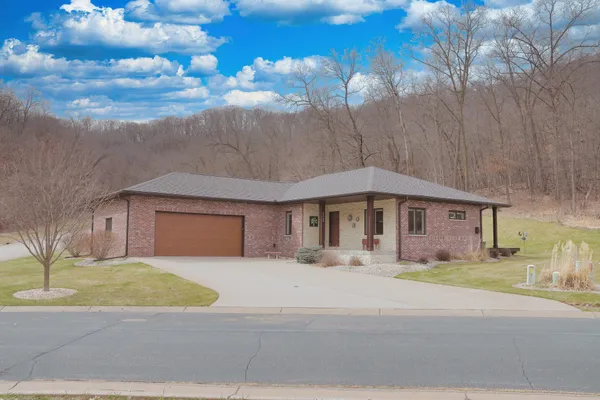 $637,500 | 2760 Oakhurst Drive, Lake City, MN 55041