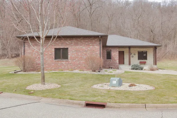 $637,500 | 2760 Oakhurst Drive, Lake City, MN 55041