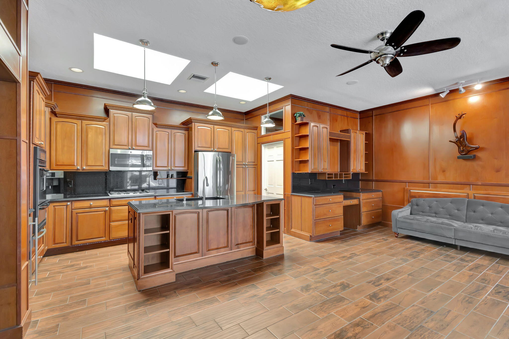 16334 Port Dickinson Drive Jupiter, FL 33477 - Photo 18 of 50 kitchen