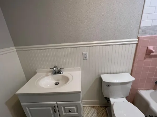 $1,295 | 1211 West Cochran Street, Tyler, TX 75702