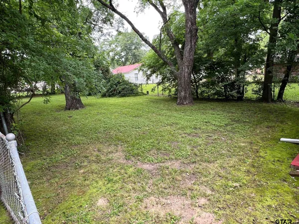 $1,295 | 1211 West Cochran Street, Tyler, TX 75702